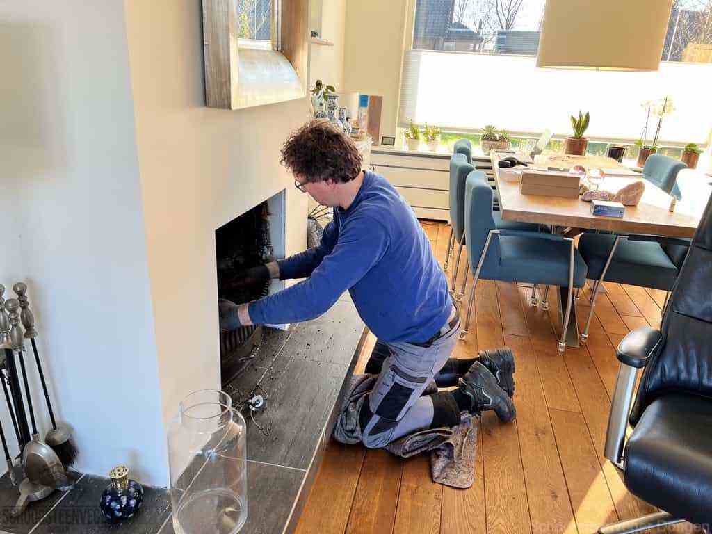 Schouwveger Dongen kleed schoorsteenreiniger Schouwveger Dongen kleed schoorsteenreiniger
